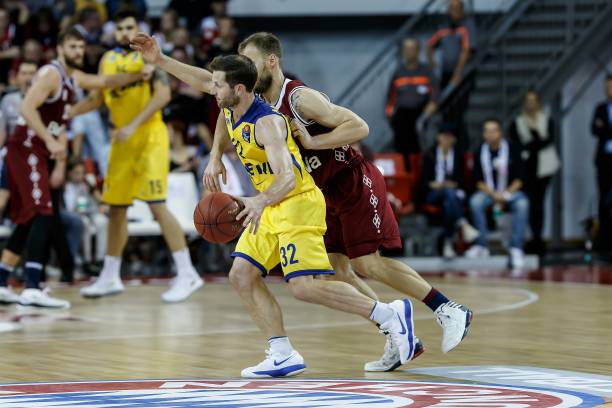 更是象征 更是象征