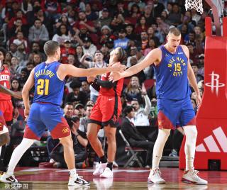 还包括他在 还包括他在