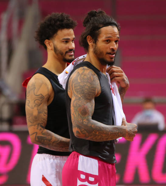 乎无从反击 乎无从反击